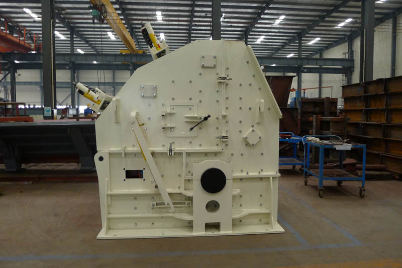 鵝卵石破碎機(jī) 鵝卵石破碎機(jī)