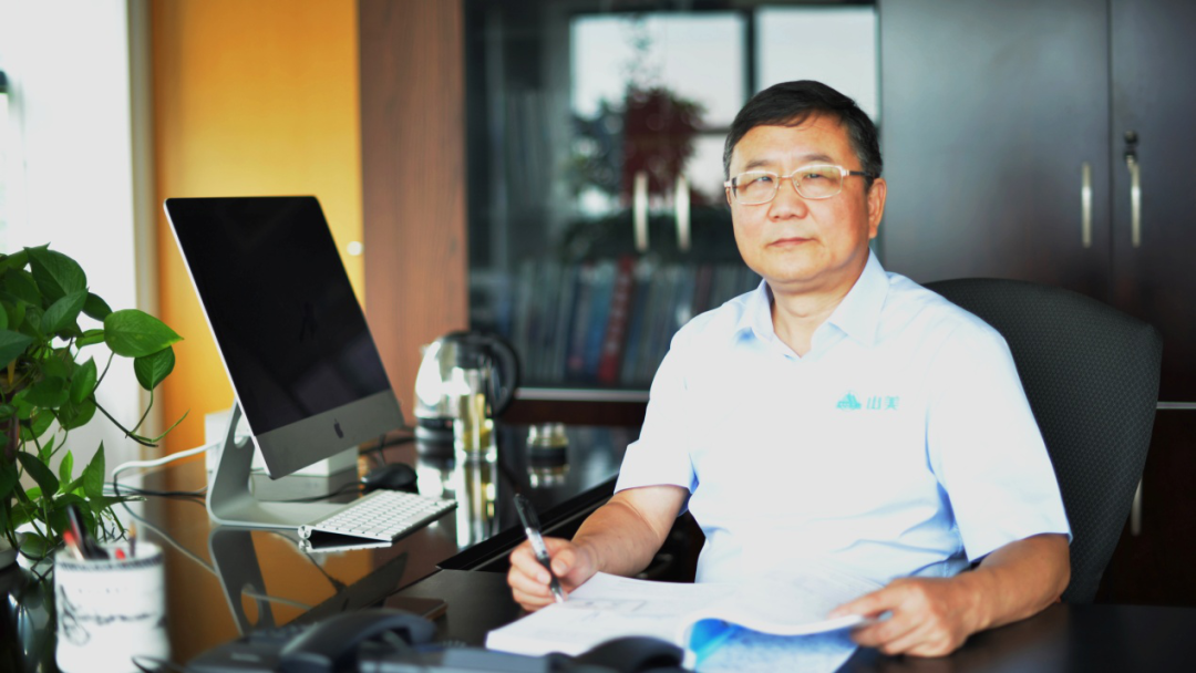 楊安民從業(yè)卅五周年系列報(bào)道--“三十五年磨一劍，山更美，業(yè)更精”專訪