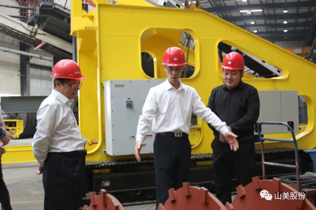 聚焦 | 熱烈歡迎中國砂石協(xié)會胡會長一行蒞臨上海山美股份鄭州基地指導(dǎo)交流！