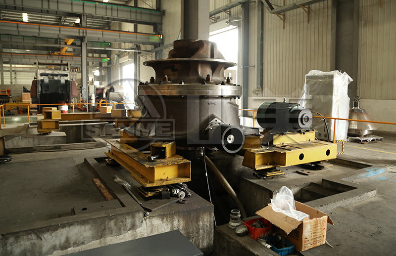 圓錐破碎機(jī)與錘式破碎機(jī)哪個(gè)破碎花崗巖效果好？