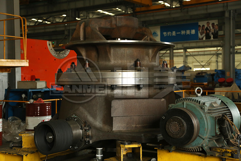 圓錐破碎機和反擊式破碎機的具體區(qū)別表現(xiàn)在哪些方面？