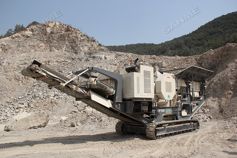 碎石生產(chǎn)線應(yīng)該選擇固定式還是移動式？