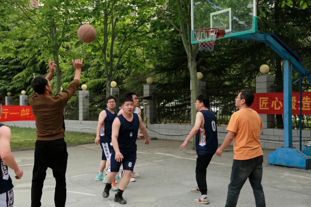 上海山美股份2025春季運動會火熱啟幕！拔河、籃球預賽燃情開戰(zhàn)